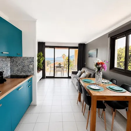 아파트 Splendid In With Private Pool And Sea View
